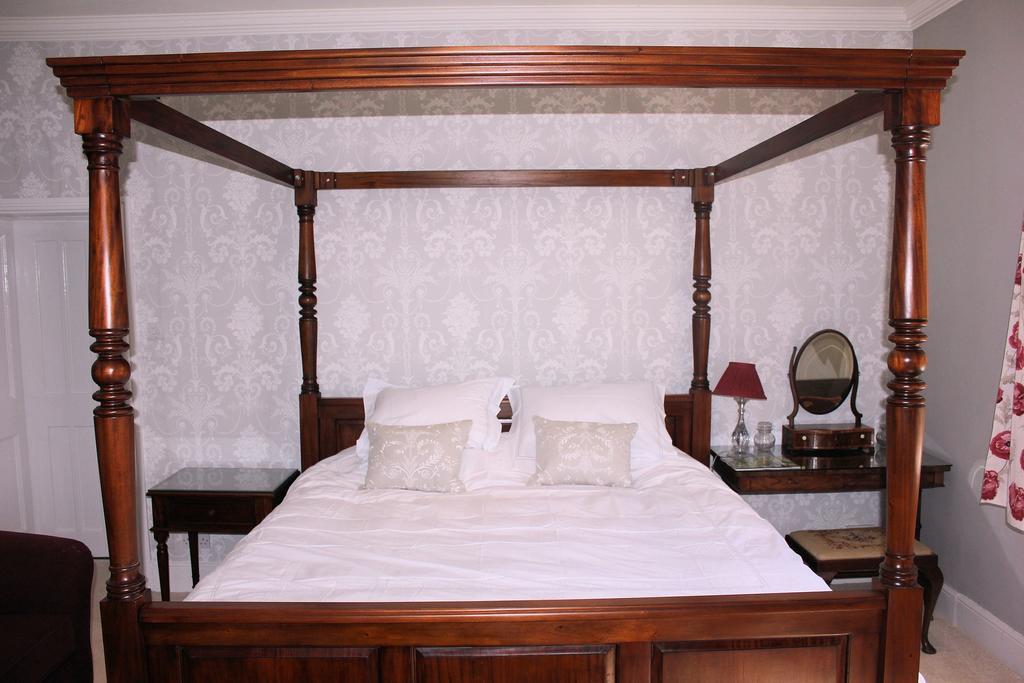 Bracken House Bed & Breakfast Bratton Fleming Room photo